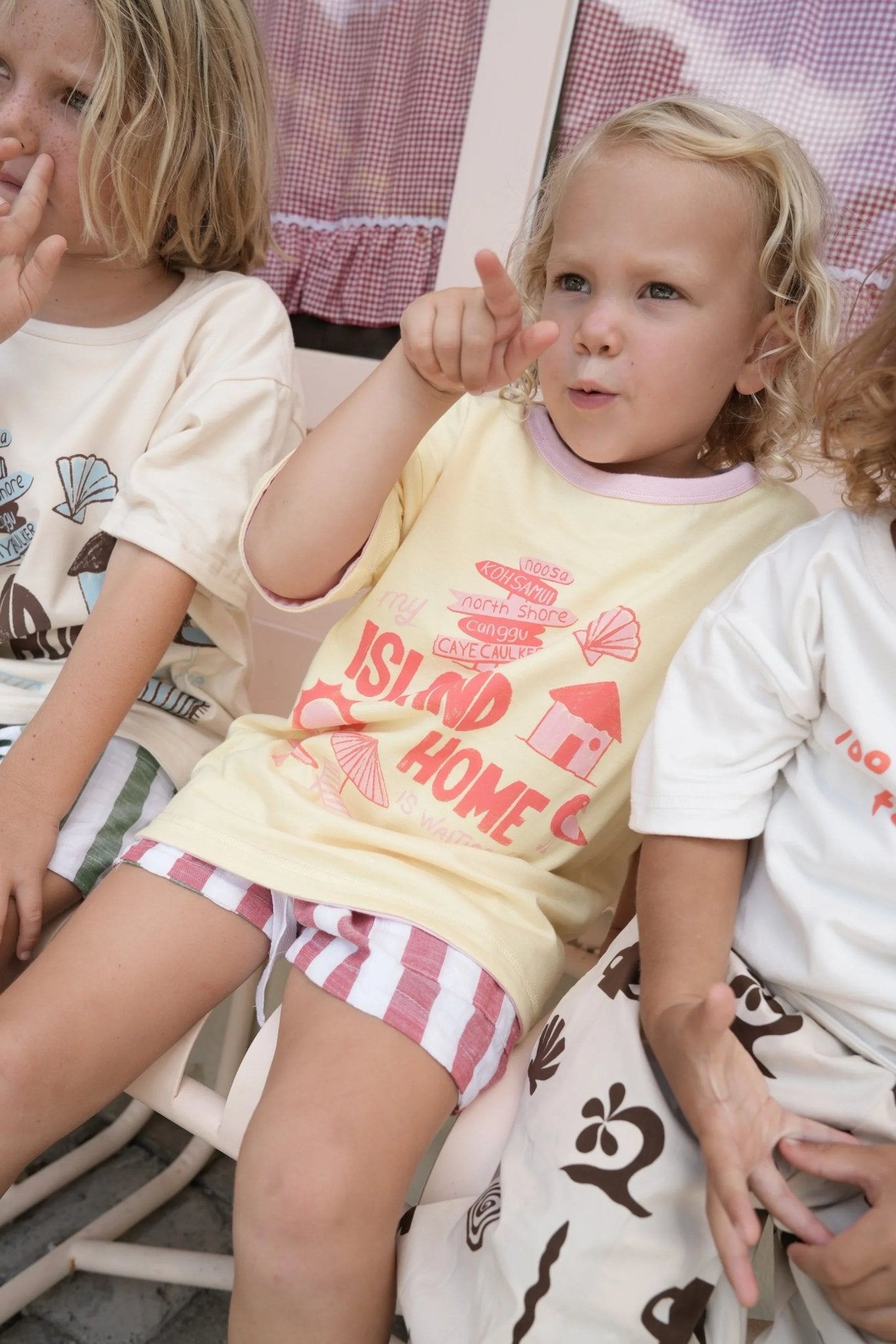 Traveller Tee Pink/Yellow – Reversible (Two tees in one) - LOKAL FOLK