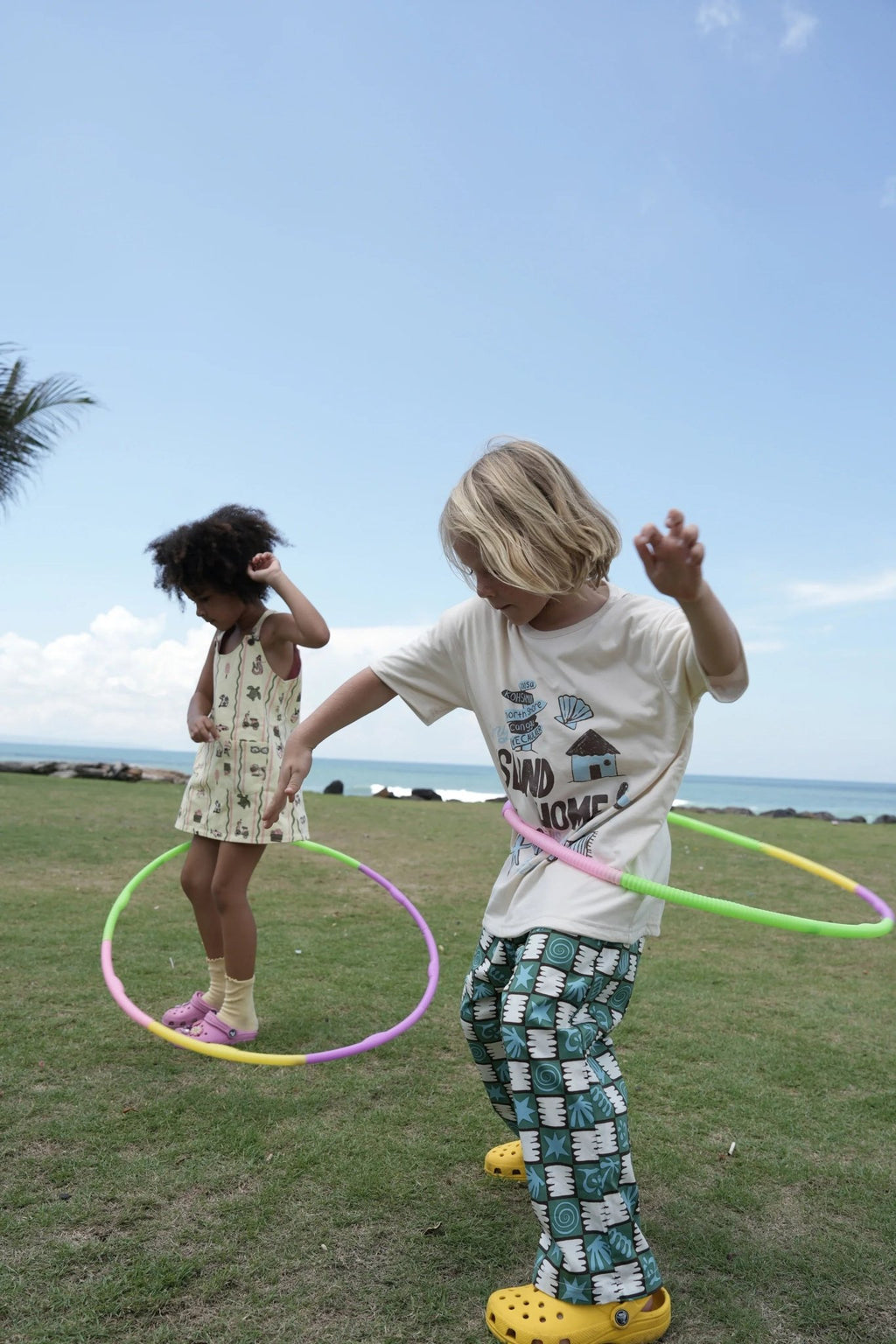 Traveller Tee White/Sugar – Reversible (Two tees in one) - LOKAL FOLK